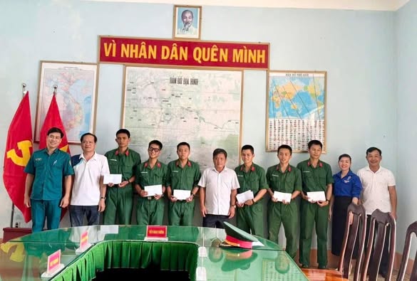 PHƯỚC BÌNH: HOÀN THÀNH CÔNG TÁC THĂM HỎI, ĐỘNG VIÊN CHIẾN SĨ MỚI TẠI CÁC ĐƠN VỊ HUẤN LUYỆN NĂM 2025